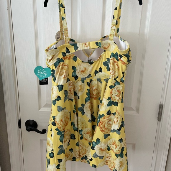 Torrid Size 2 women’s swimsuit. NWT. Yellow floral print. - Picture 2 of 9